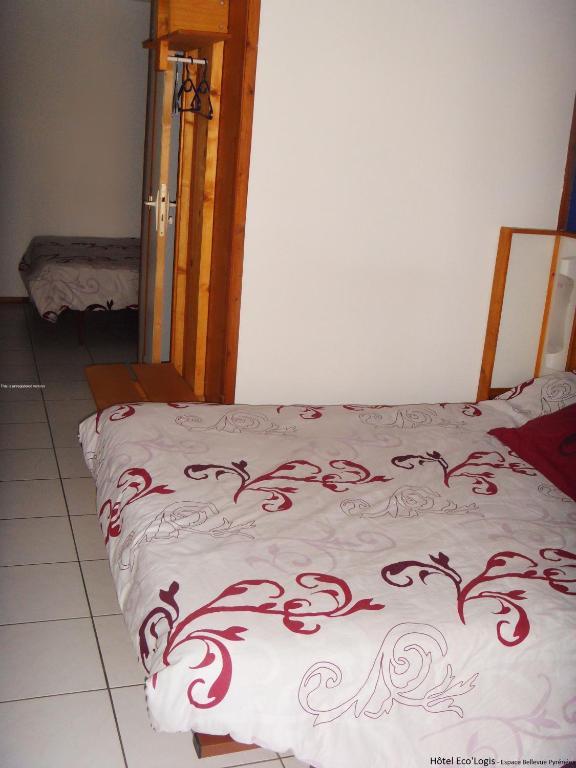 Hotel Eco Logis Espace Bellevue Семеак Номер фото