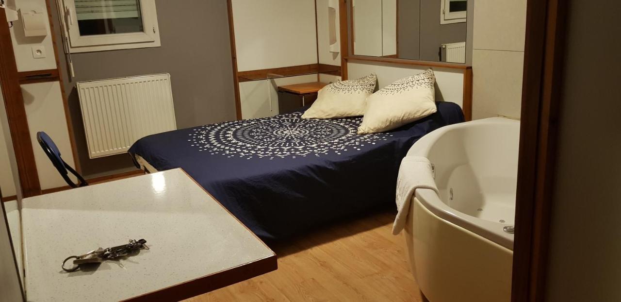 Hotel Eco Logis Espace Bellevue Семеак Экстерьер фото